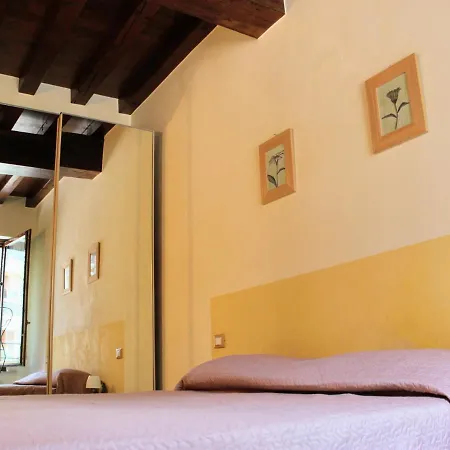 La Casa Di Alice Διαμέρισμα Μάντοβα
